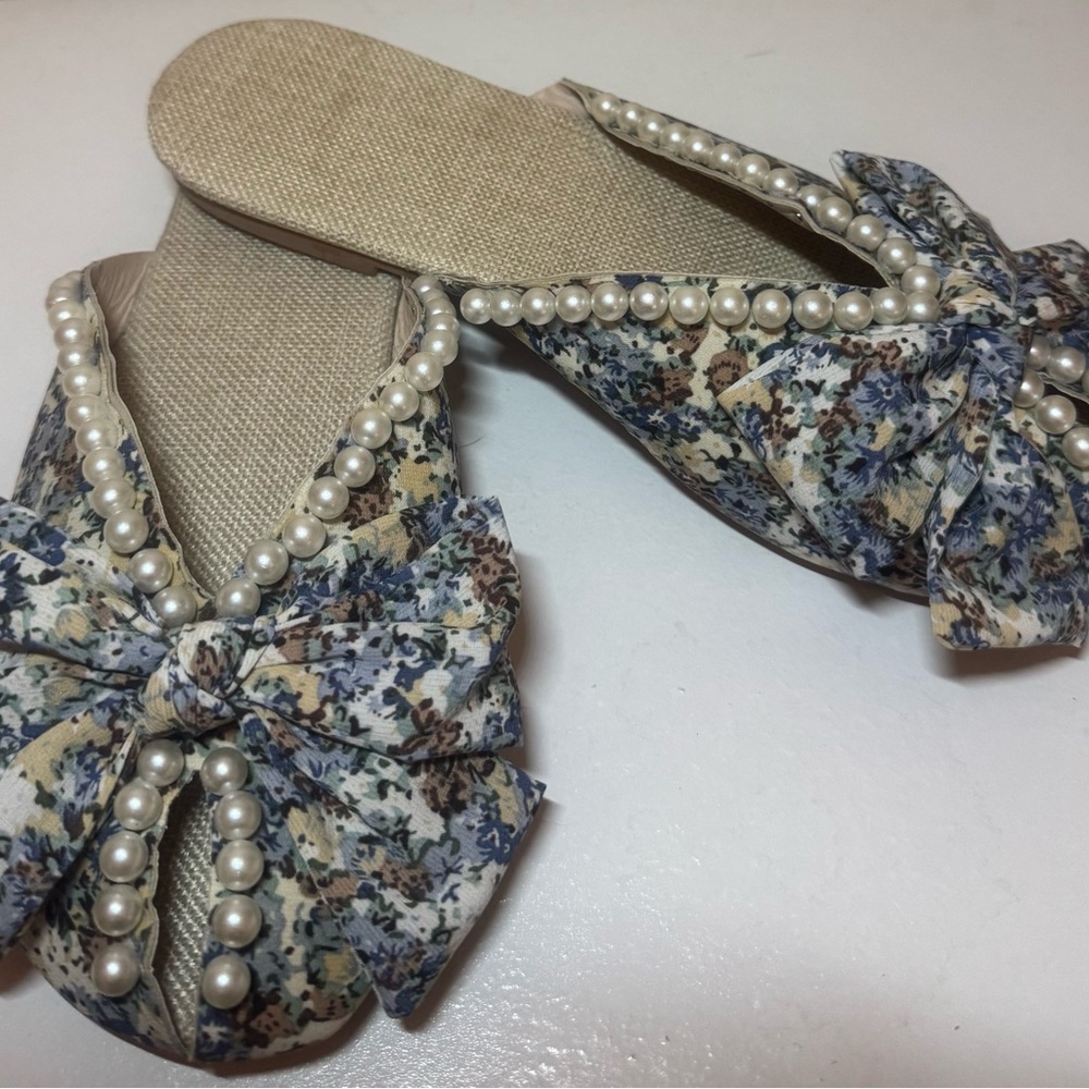Pearl-Embellished Floral Women's Slippers